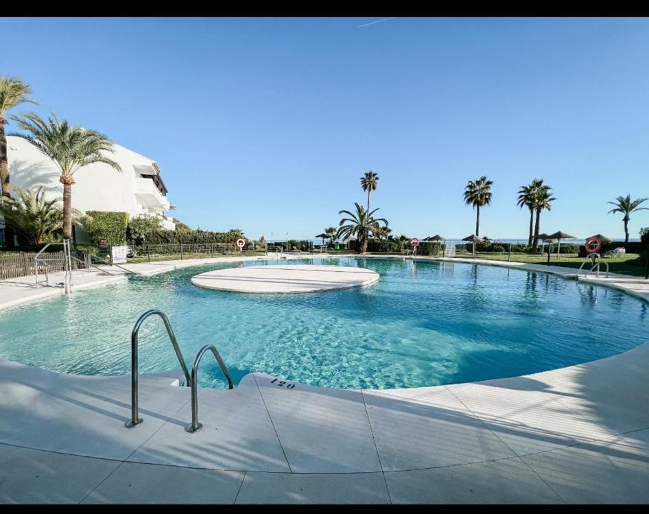 Miraflores Beach - Sea Front - Luxury Apartman Mijas Kültér fotó